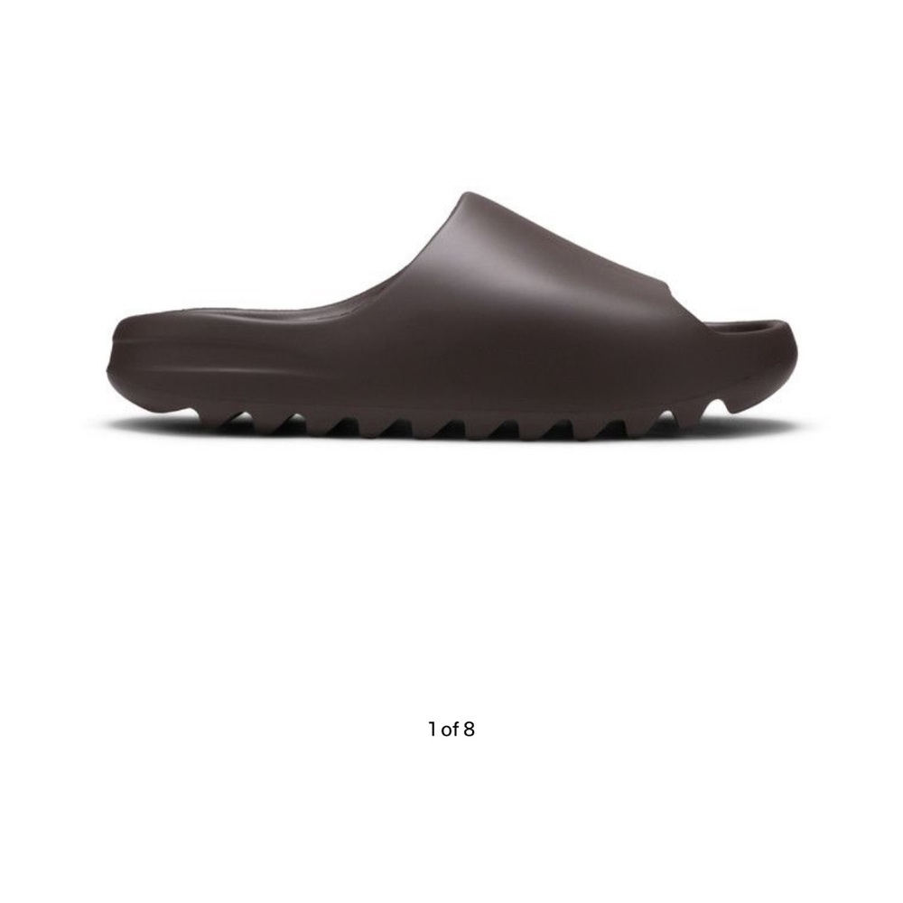 Yeezy Slide in Dark Brown
